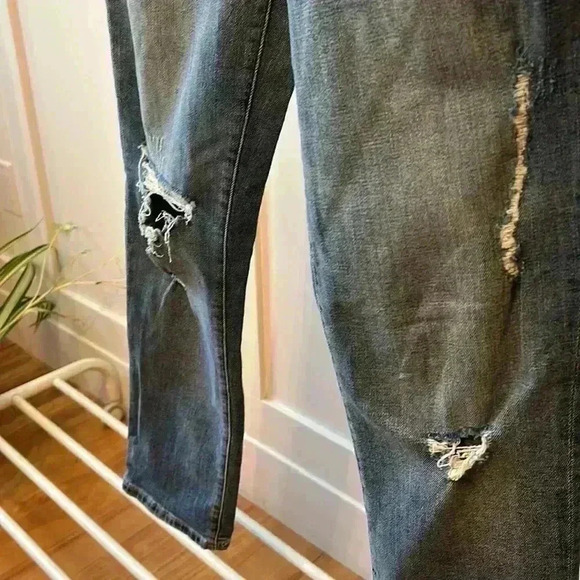 Tommy Hilfiger Boyfriend Jeans Denim Bootcut Size 8 Distressed Torn Ripped Cute - Picture 6 of 9
